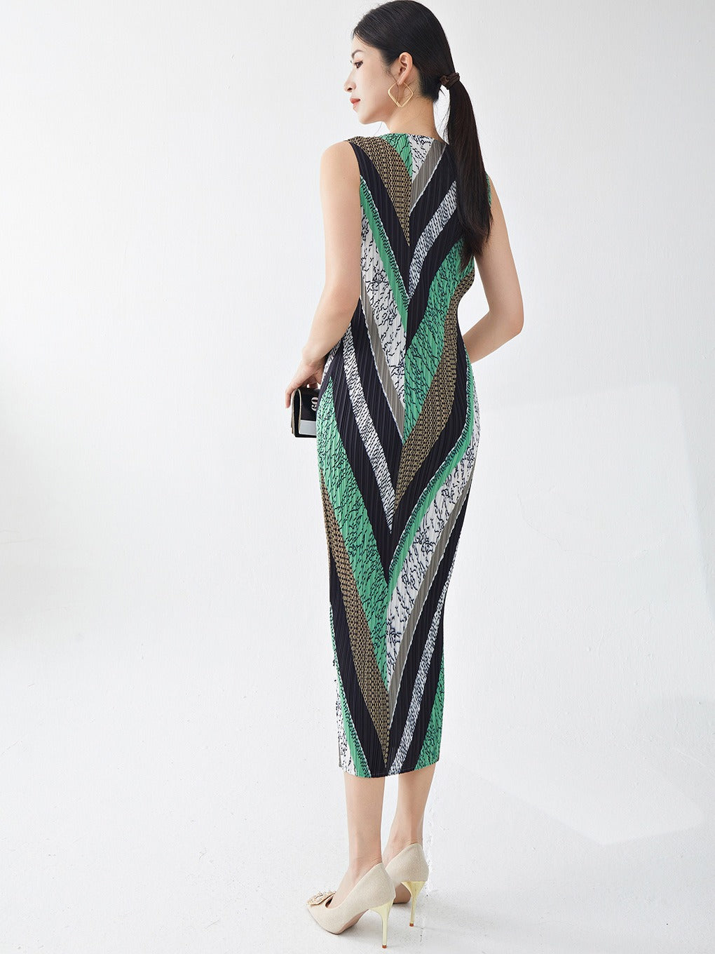 Round Neck Mid-Length Layered Skirt